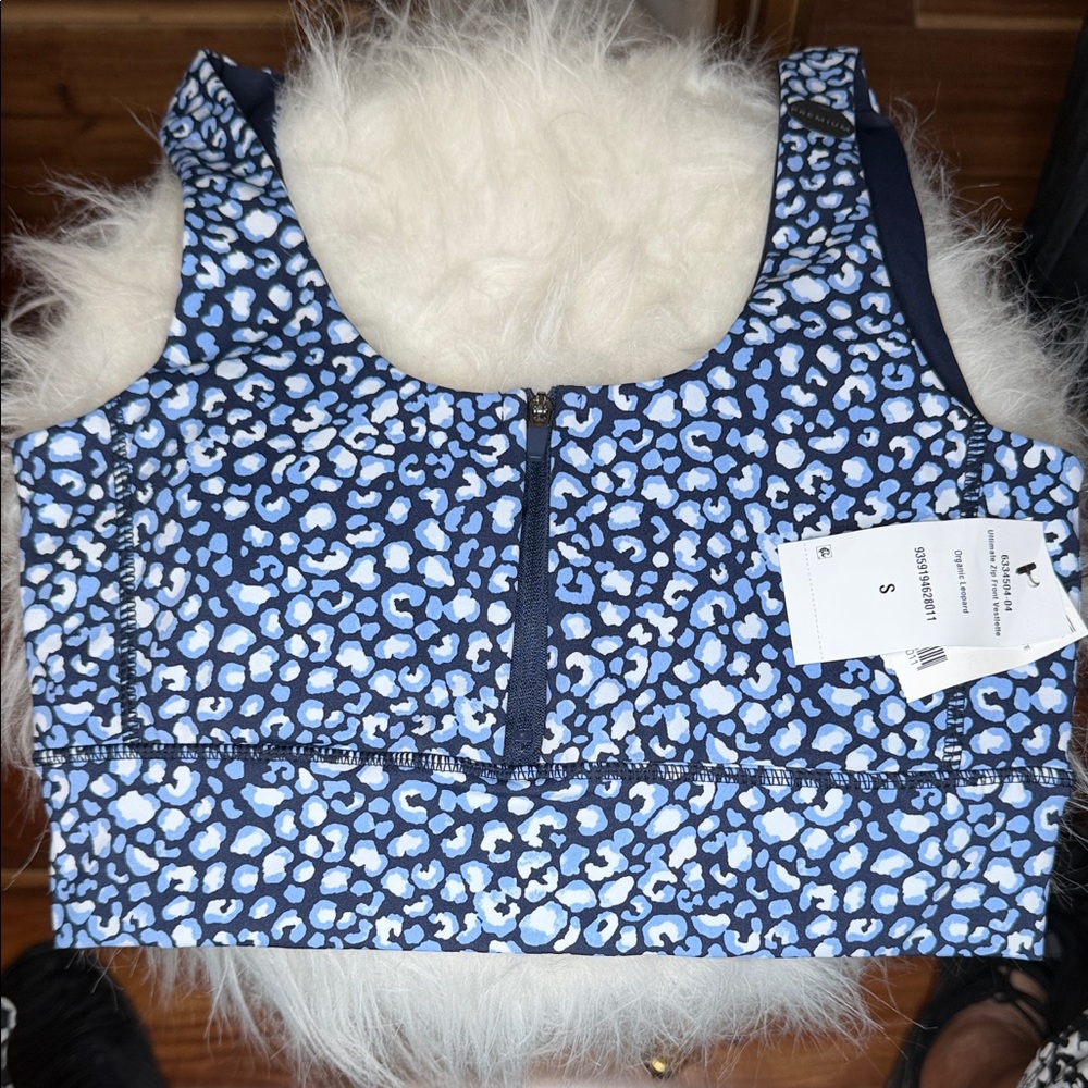 Body premium NWT organic leopard sports top size, small removable cup